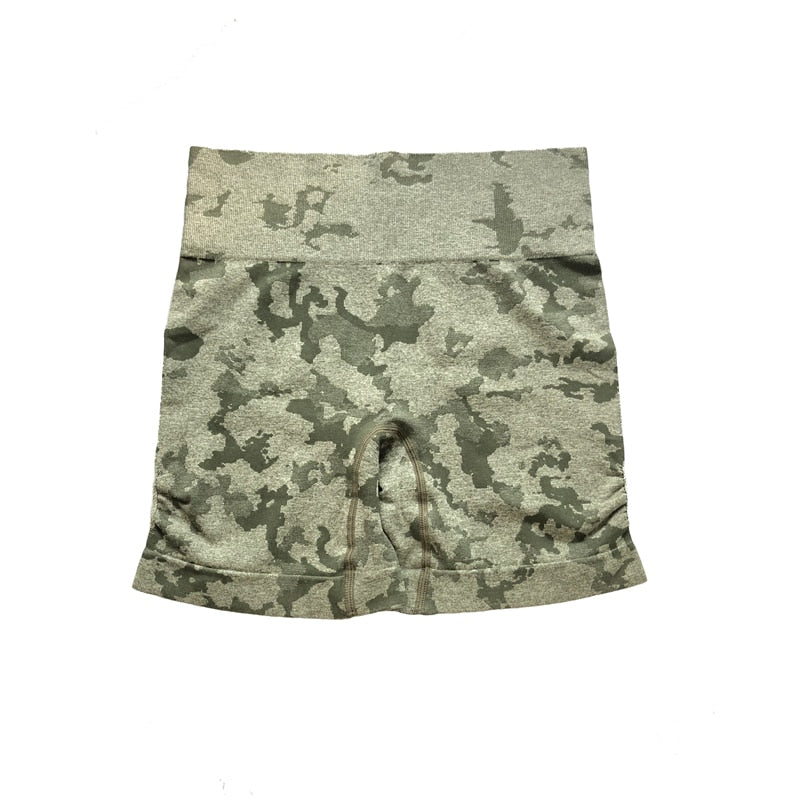 Women Adapt Camo Seamless Shorts