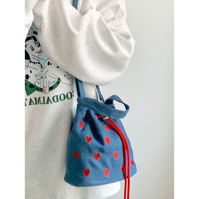 Niche Drawstring Bundle Bag for Women 2023 New Fancy Heart Embroidered Single Shoulder Bucket Bag All-Match Messenger Bag