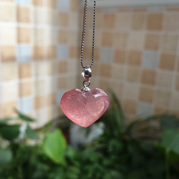 Strawberry Quartz Attracting Male Heart Necklace Ornament Women Gift