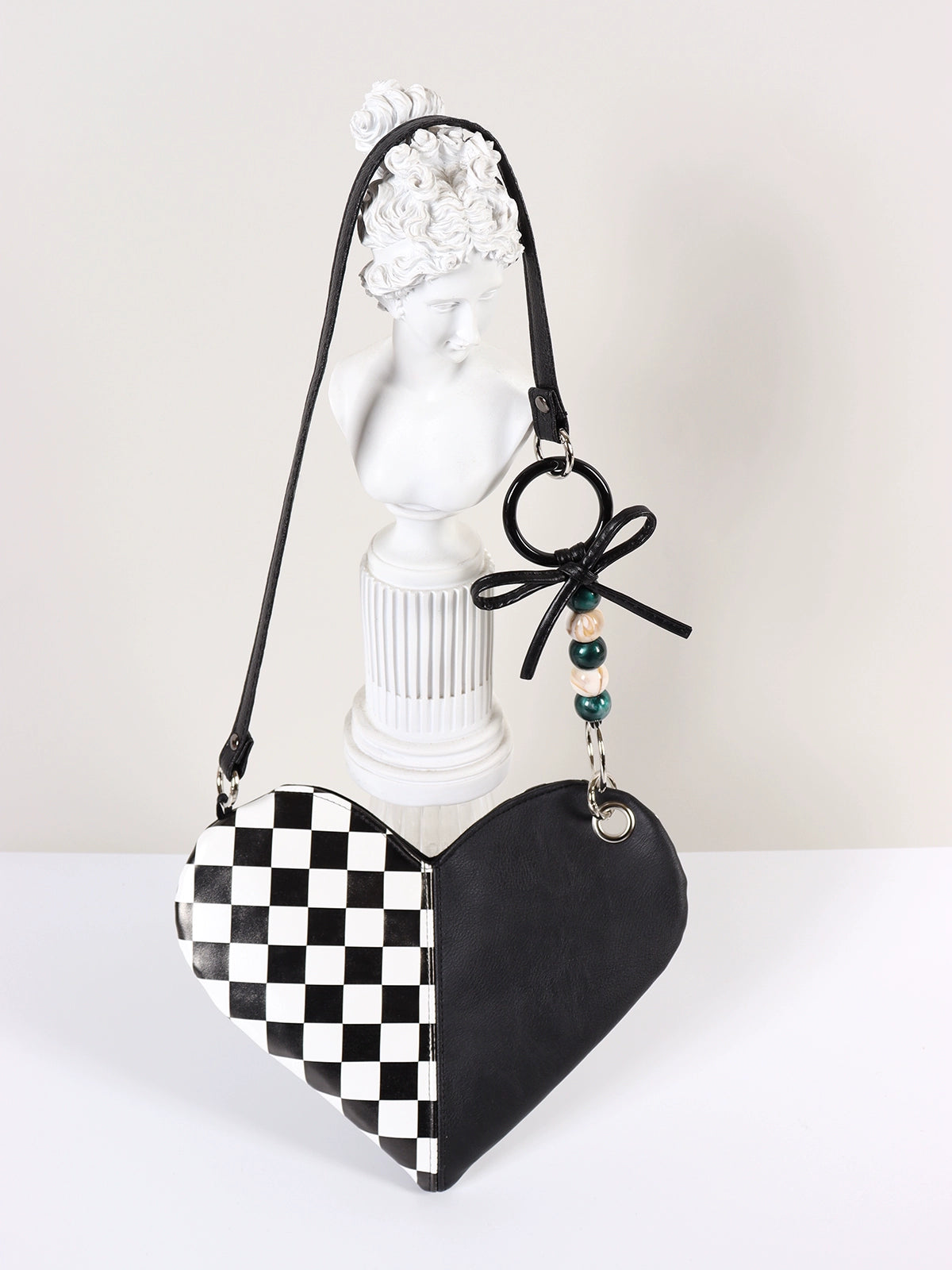 Suta Chessboard Plaid Heart Underarm Bag