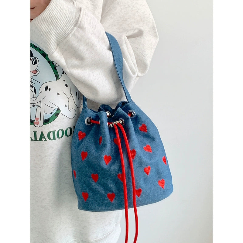 Niche Drawstring Bundle Bag for Women 2023 New Fancy Heart Embroidered Single Shoulder Bucket Bag All-Match Messenger Bag